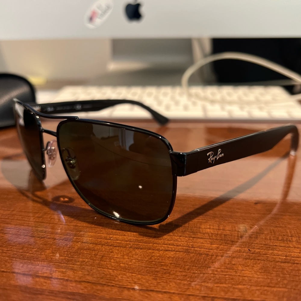 Ray-Ban RB350 Authentic Polarized Polished Black w/ Green Lenses